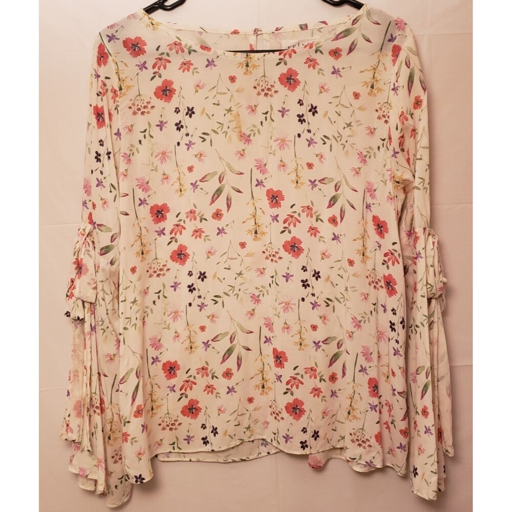 Graham & Spencer Women’s M Floral Bell Sleeve Blouse Lightweight Boho Top NWOT